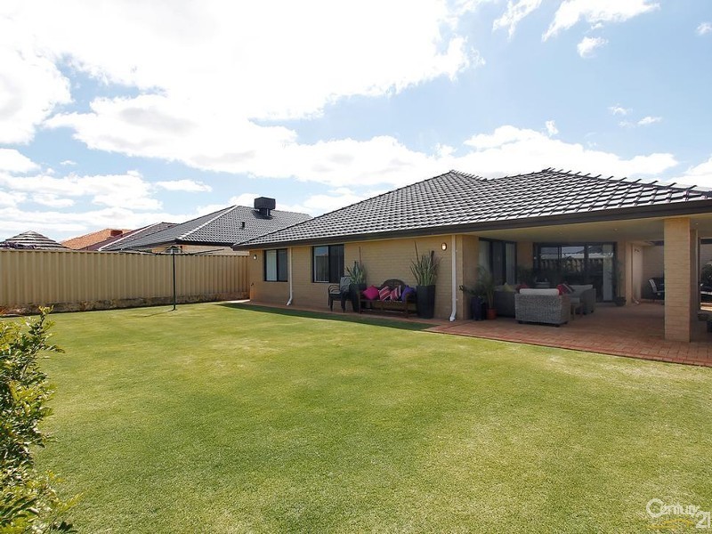 45 Landbeach Blvd, Butler WA 6036