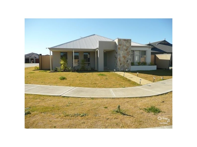 8 Grallina Way, Tapping WA 6065