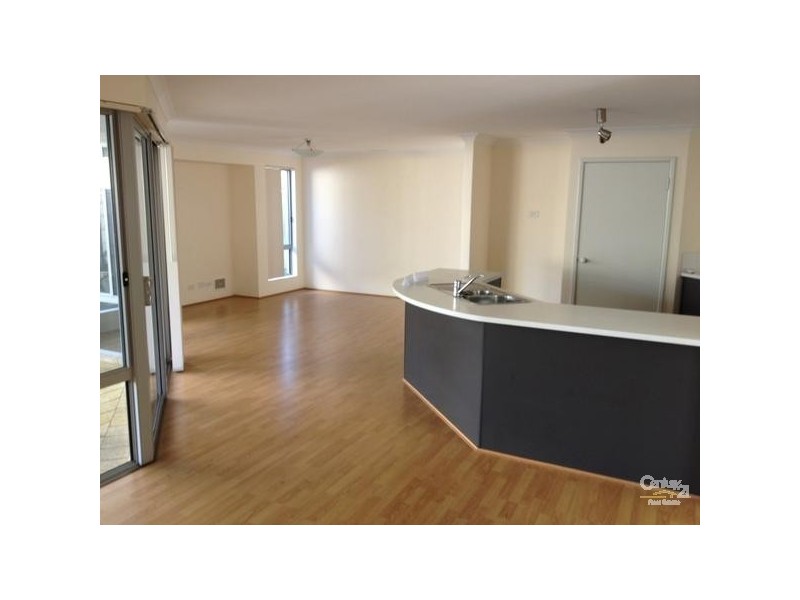 8 Grallina Way, Tapping WA 6065
