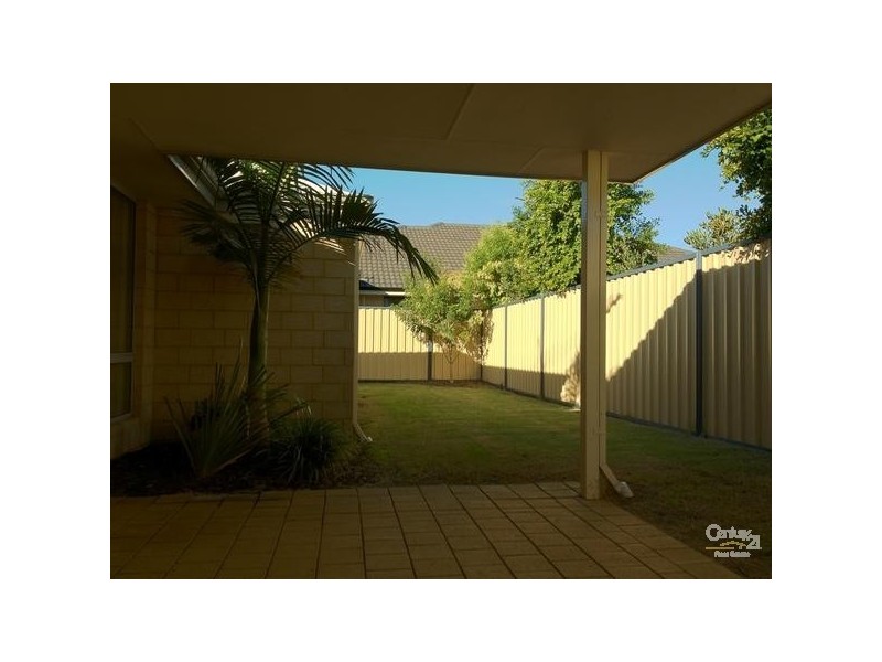 8 Grallina Way, Tapping WA 6065