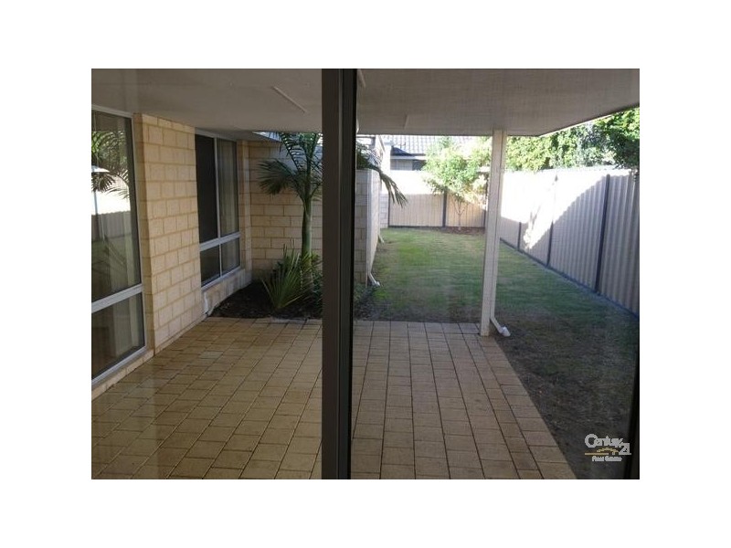 8 Grallina Way, Tapping WA 6065