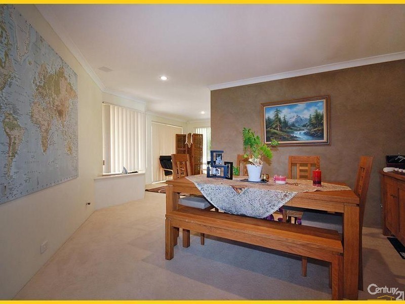 8 Ostend Parade, Mindarie WA 6030