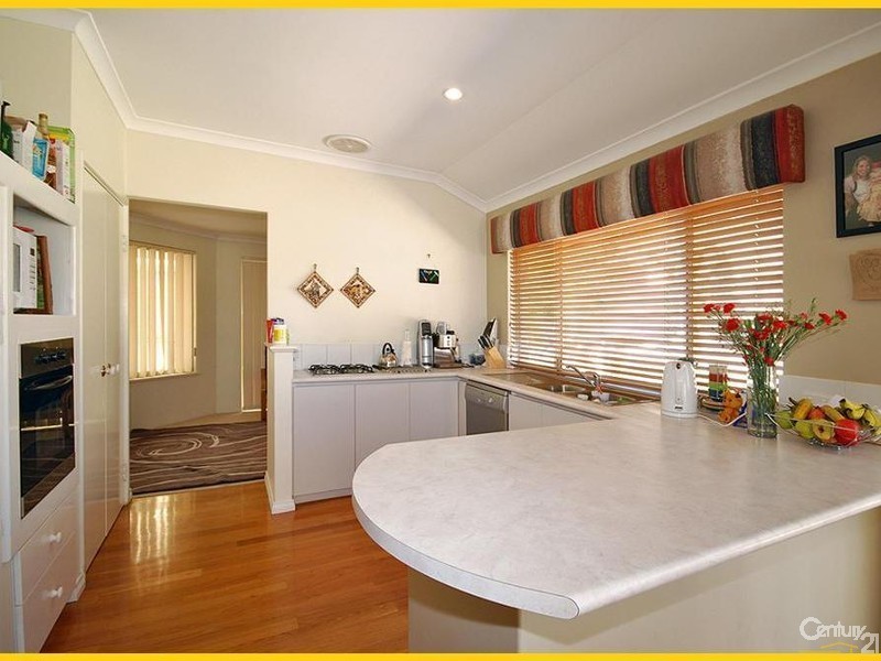 8 Ostend Parade, Mindarie WA 6030