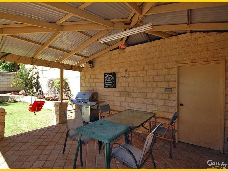 8 Ostend Parade, Mindarie WA 6030