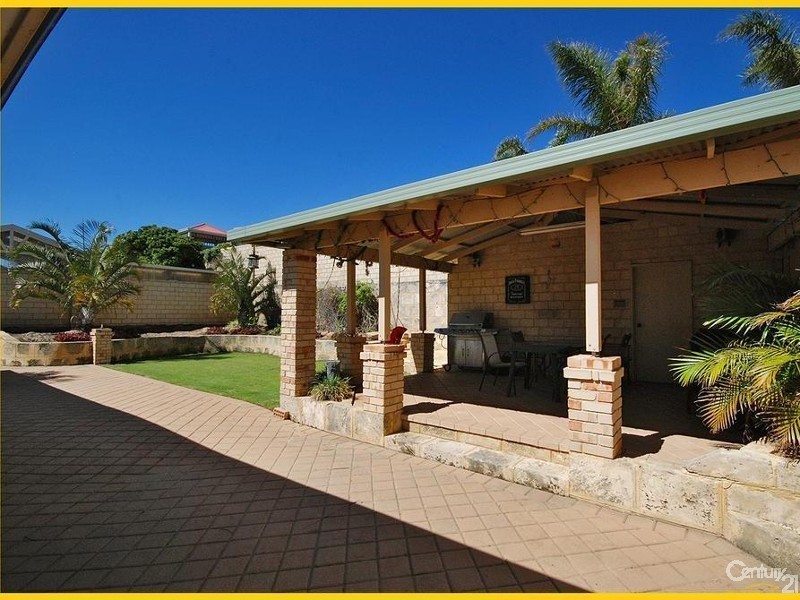 8 Ostend Parade, Mindarie WA 6030