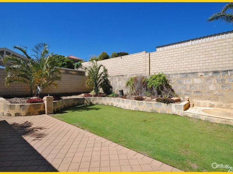 8 Ostend Parade, Mindarie WA 6030