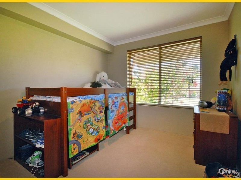 8 Ostend Parade, Mindarie WA 6030