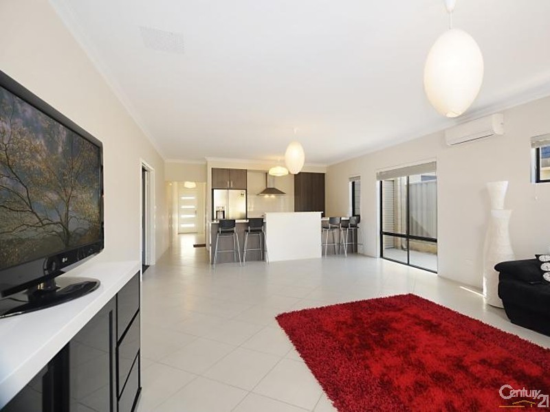 11 Portaferry Gardens, Ridgewood WA 6030