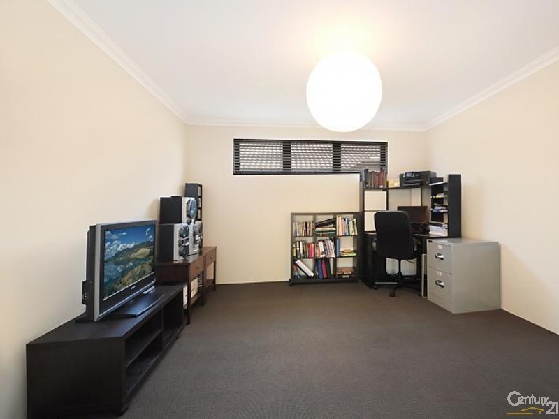 11 Portaferry Gardens, Ridgewood WA 6030