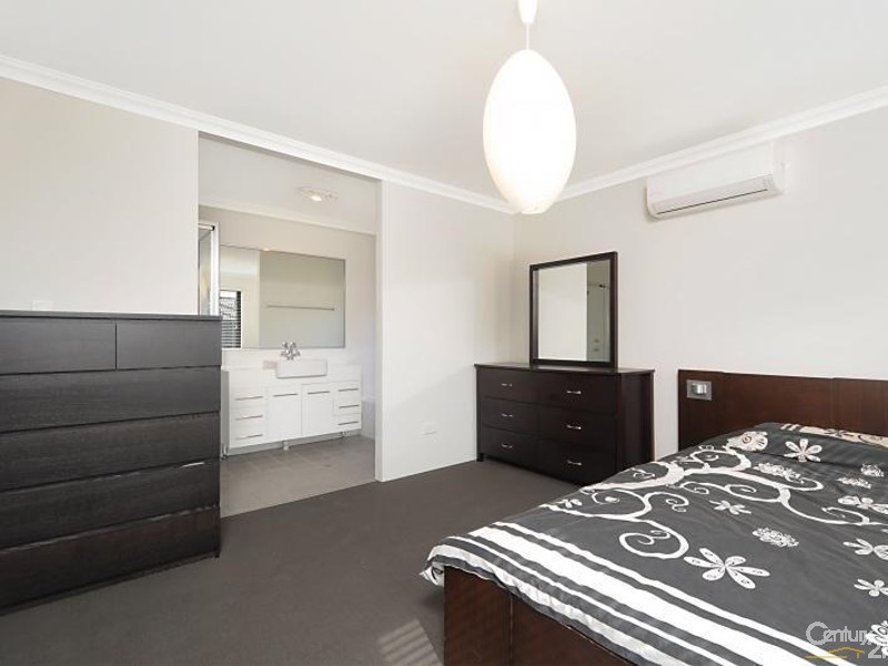 11 Portaferry Gardens, Ridgewood WA 6030