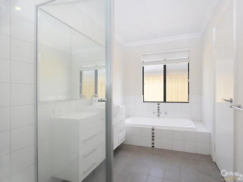 11 Portaferry Gardens, Ridgewood WA 6030