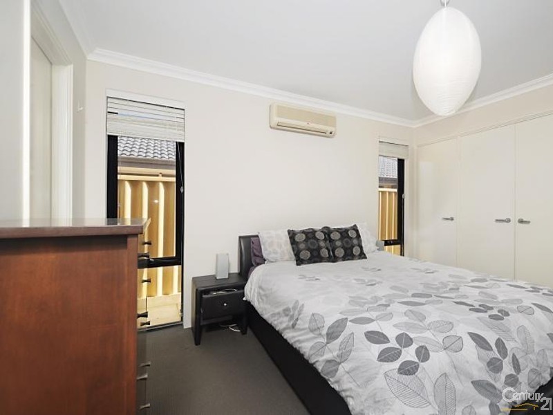 11 Portaferry Gardens, Ridgewood WA 6030