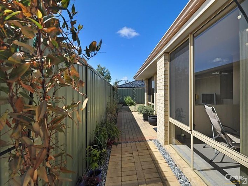 6 Cascade Pass, Merriwa WA 6030