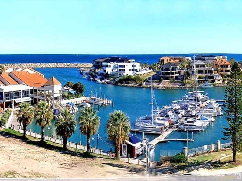 9 Penzance Terrace, Mindarie WA 6030