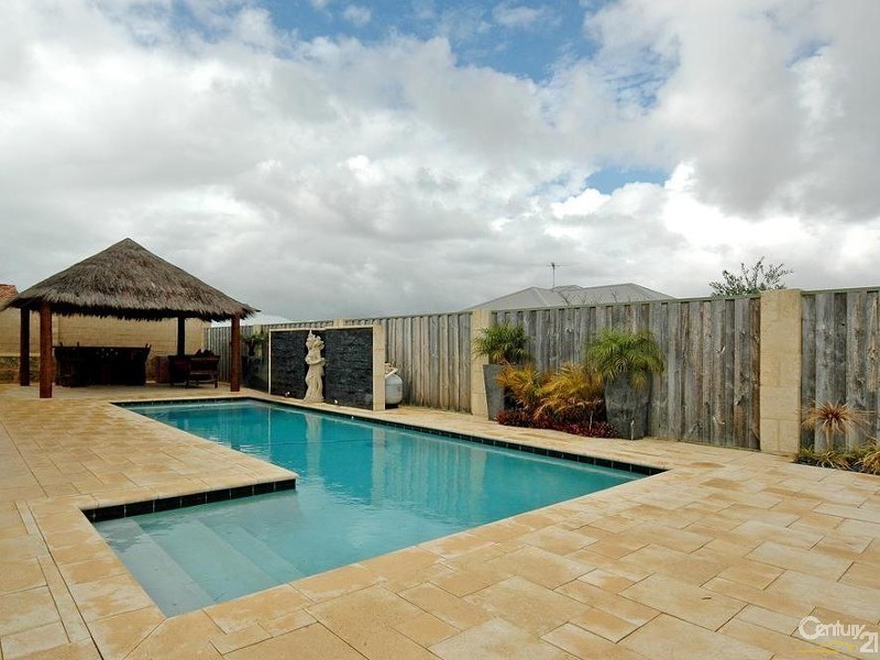 16 Baton Rouge Drive, Mindarie WA 6030