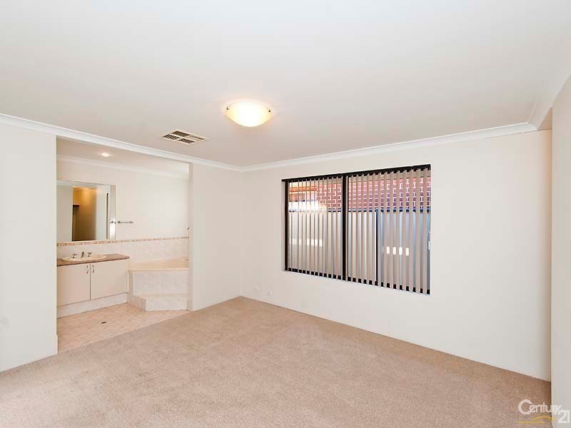 44 Narrien Loop, Hocking WA 6065