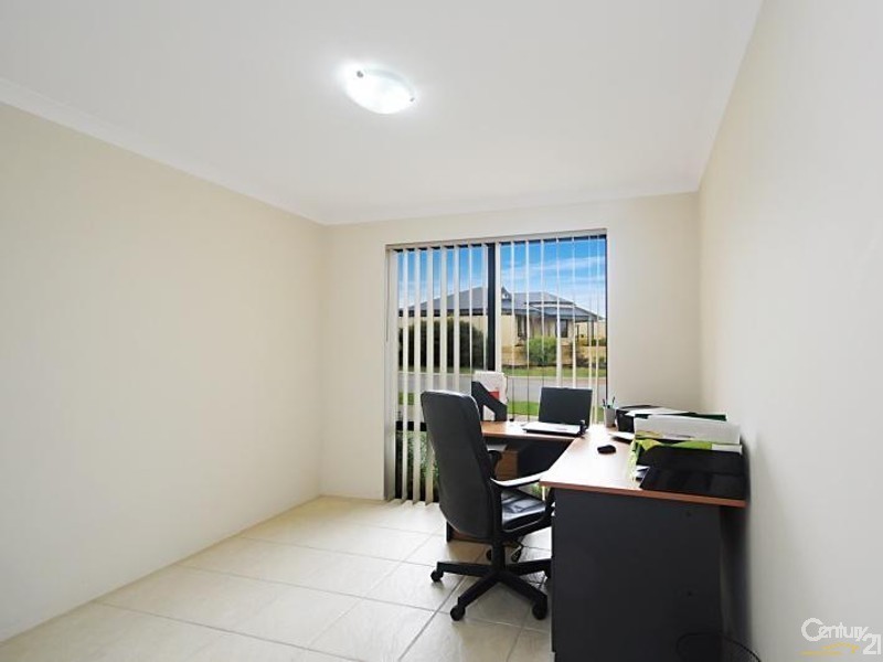 67 Da Vinci Drive, Tapping WA 6065