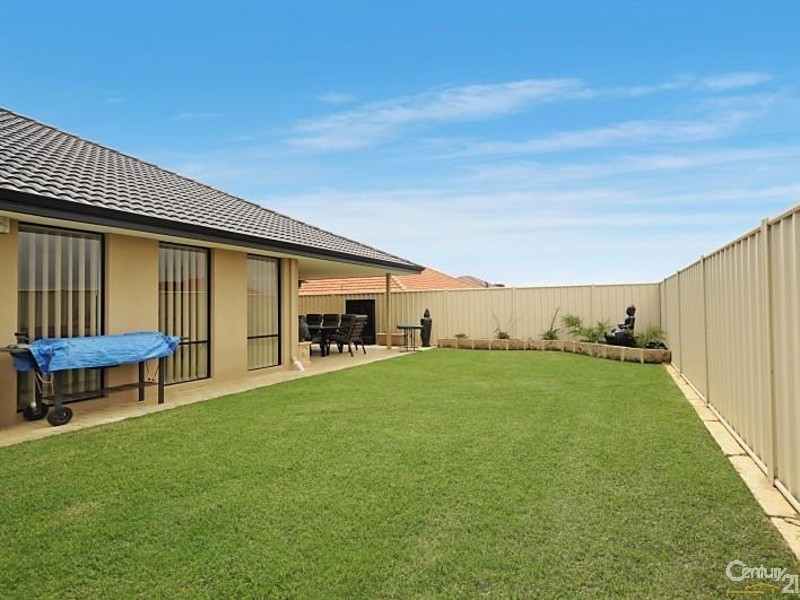 67 Da Vinci Drive, Tapping WA 6065