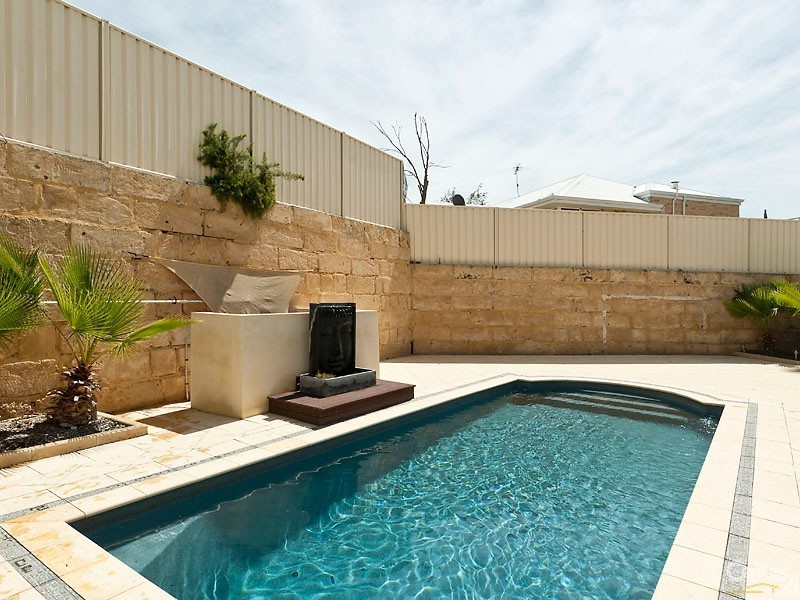 2 Lochmaben Retreat, Kinross WA 6028