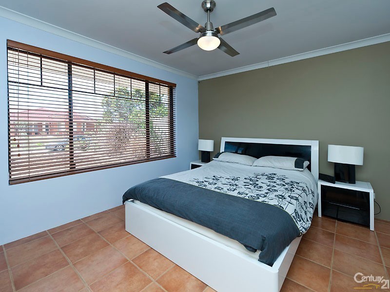 2 Lochmaben Retreat, Kinross WA 6028