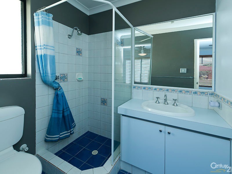 2 Lochmaben Retreat, Kinross WA 6028