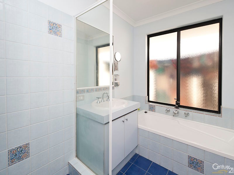 2 Lochmaben Retreat, Kinross WA 6028