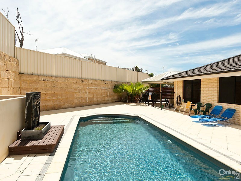 2 Lochmaben Retreat, Kinross WA 6028