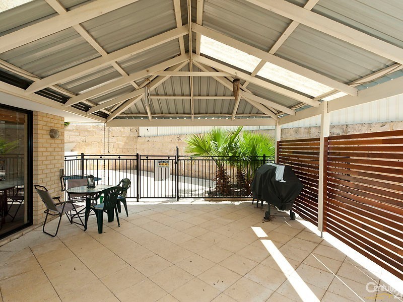 2 Lochmaben Retreat, Kinross WA 6028