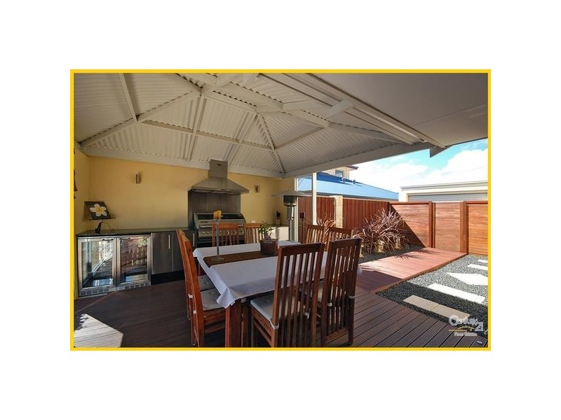 12 Manta Pass, Mindarie WA 6030