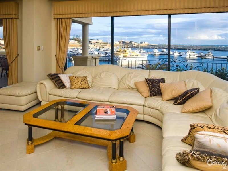 45 Clarecastle Retreat, Mindarie WA 6030