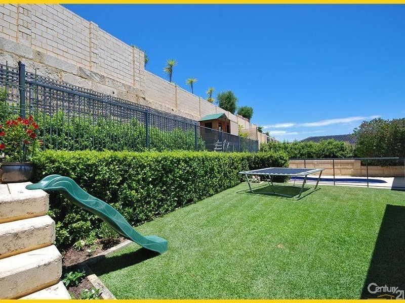 23 Lighthouse Parade, Mindarie WA 6030