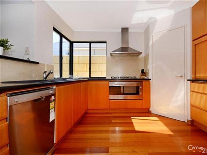 30 Clarecastle Retreat, Mindarie WA 6030