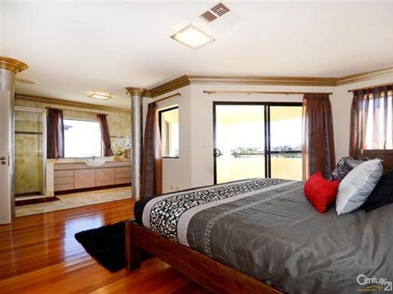30 Clarecastle Retreat, Mindarie WA 6030
