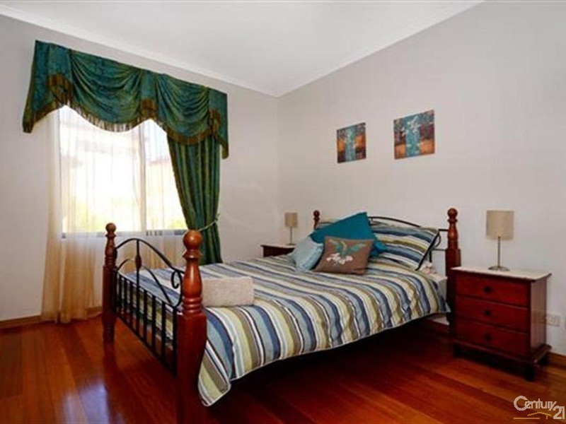 30 Clarecastle Retreat, Mindarie WA 6030