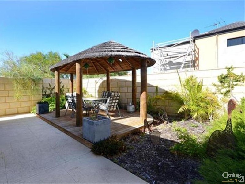 30 Clarecastle Retreat, Mindarie WA 6030