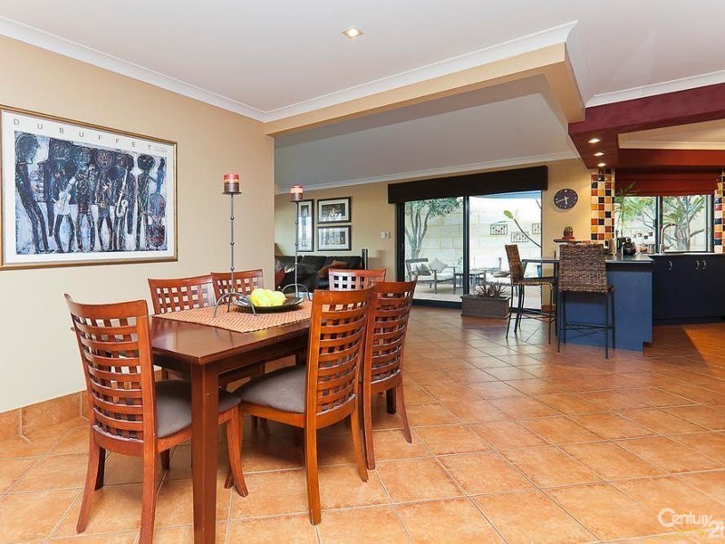 16 Mariners View, Mindarie WA 6030