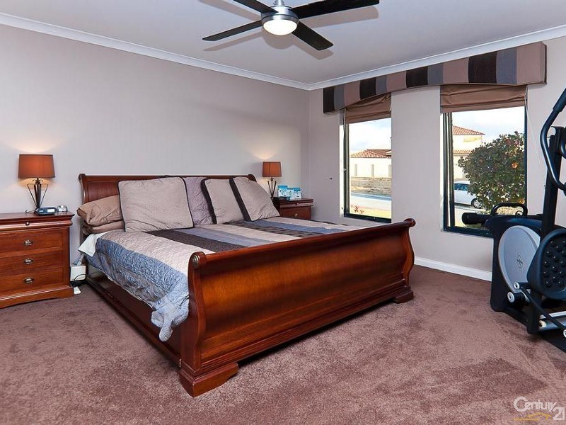 16 Mariners View, Mindarie WA 6030