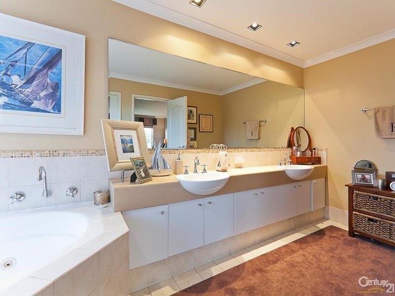 16 Mariners View, Mindarie WA 6030