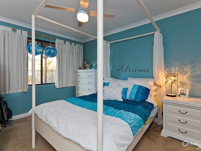 16 Mariners View, Mindarie WA 6030