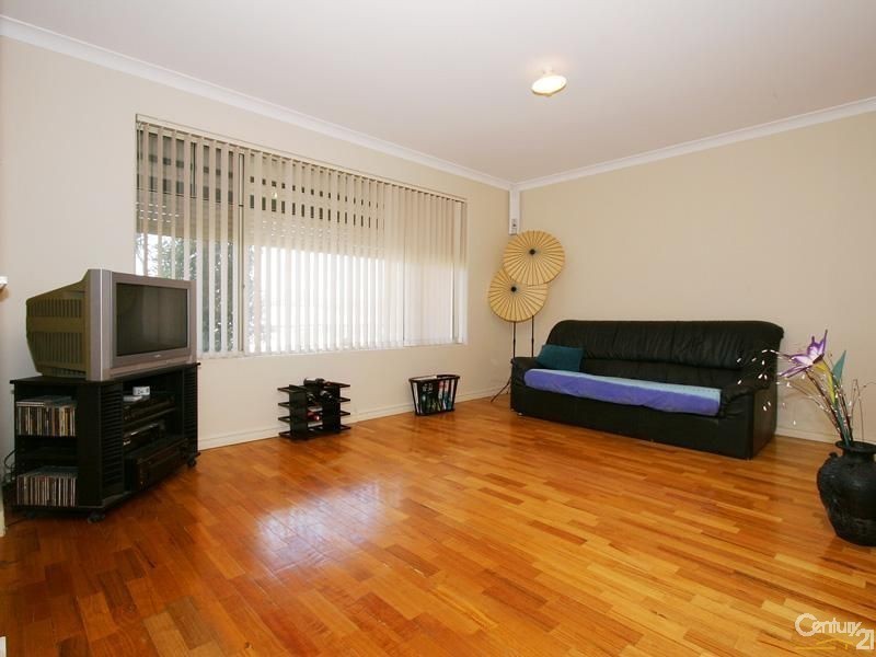 2 Lithgow Drive, Clarkson WA 6030