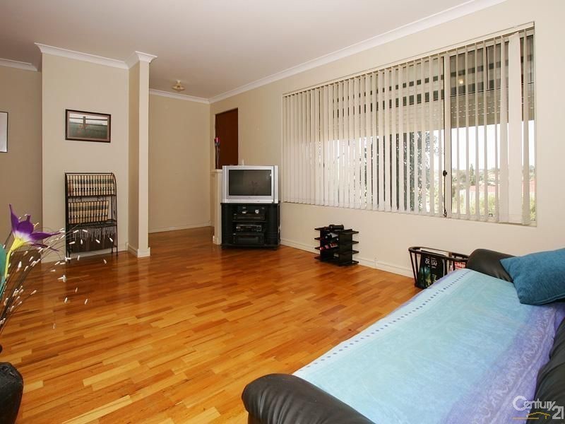 2 Lithgow Drive, Clarkson WA 6030