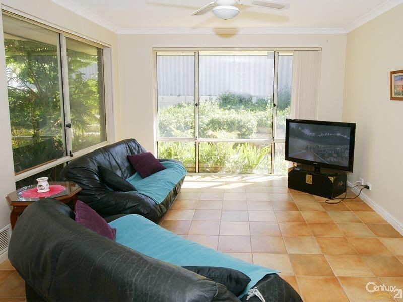 2 Lithgow Drive, Clarkson WA 6030