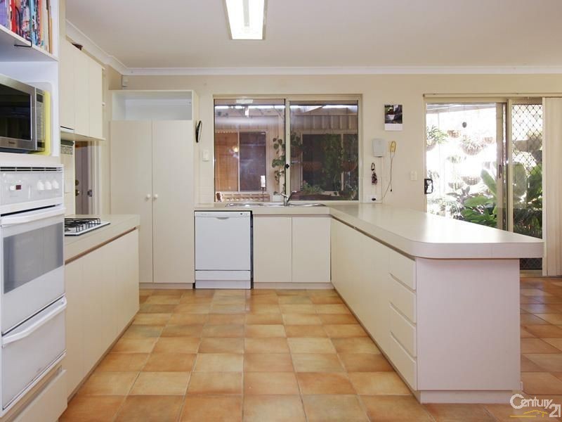 2 Lithgow Drive, Clarkson WA 6030