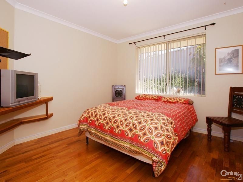 2 Lithgow Drive, Clarkson WA 6030