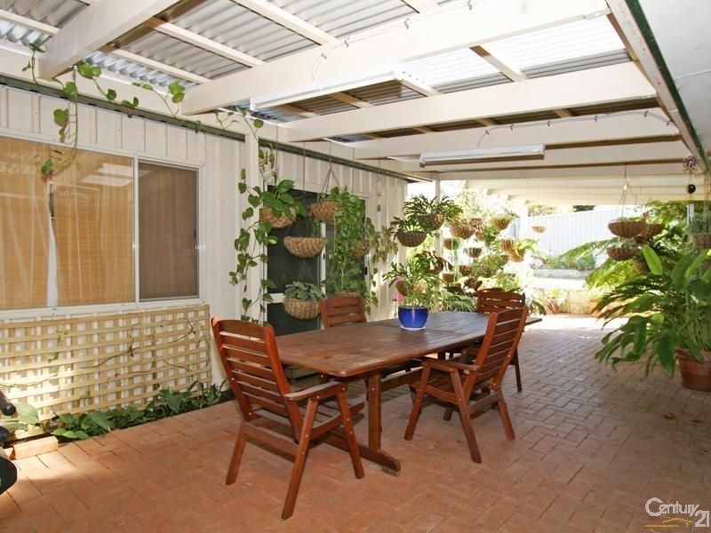 2 Lithgow Drive, Clarkson WA 6030