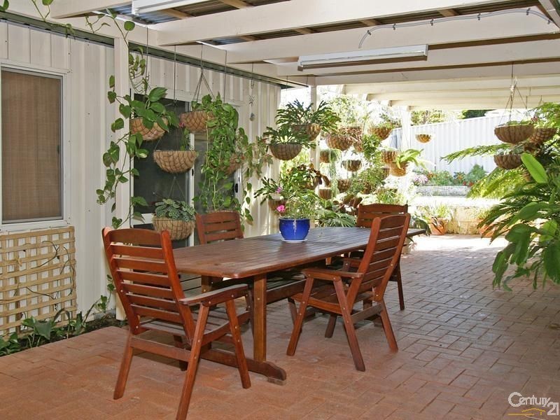 2 Lithgow Drive, Clarkson WA 6030
