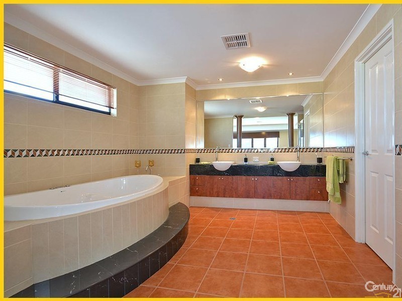 39 Lighthouse Parade, Mindarie WA 6030