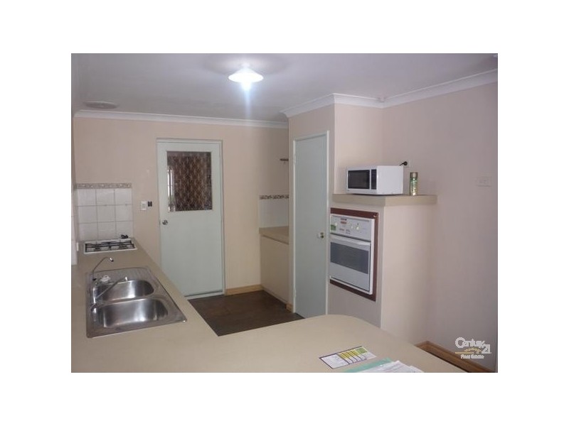10 Breaksea Way, Ridgewood WA 6030