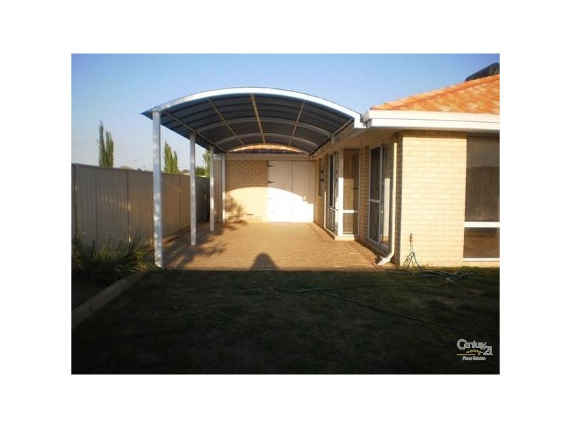 4 Annandale Circle, Kinross WA 6028