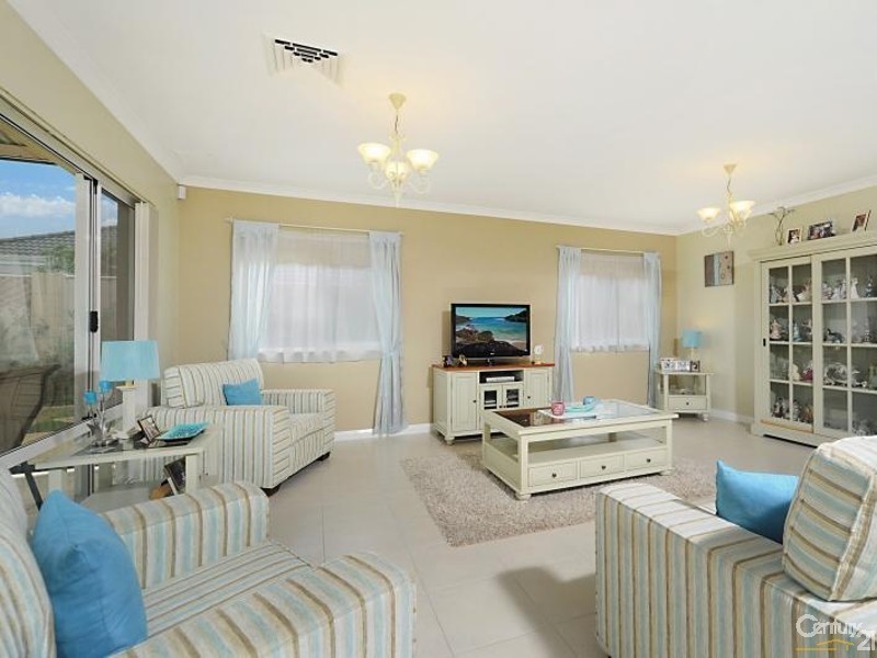18 Dotterel Green, Jindalee WA 6036